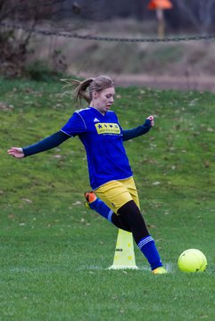Bild 80 - B-Juniorinnen TSV Gnutz o.W. - SV Henstedt Ulzburg II : Ergebnis: ca. 5:0